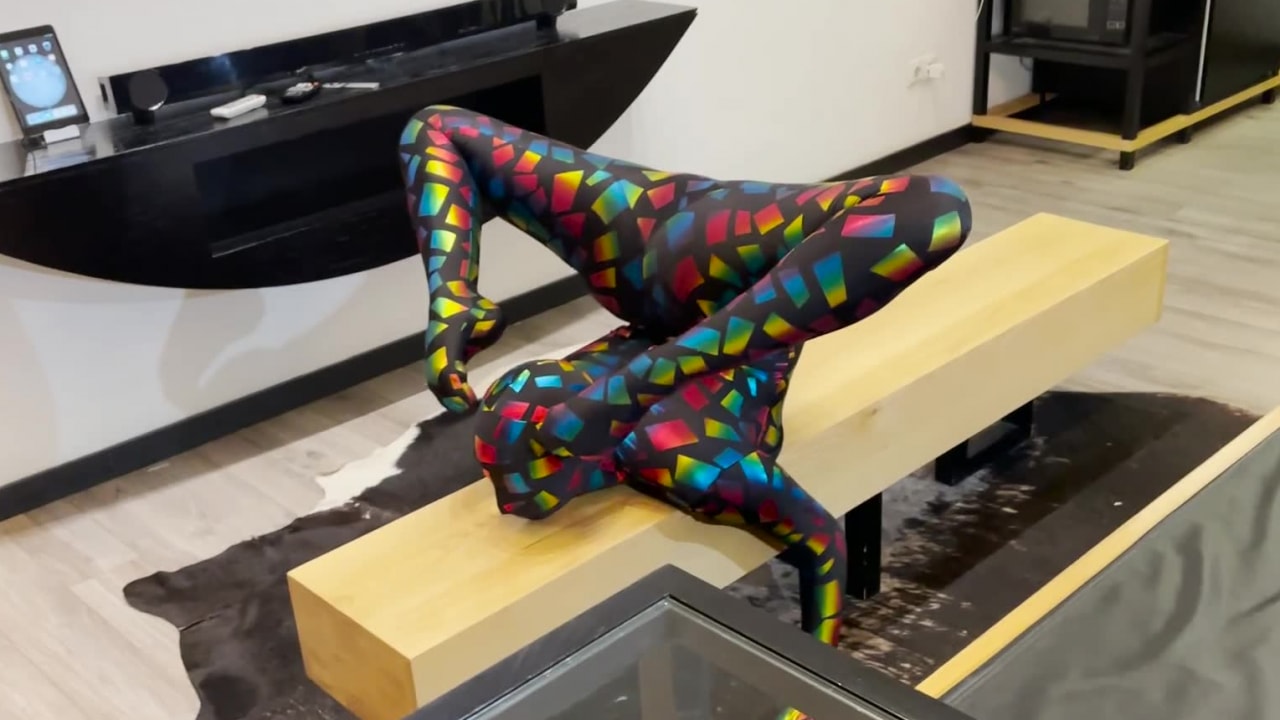 MaskedContortionist.com | Incredible flexibility